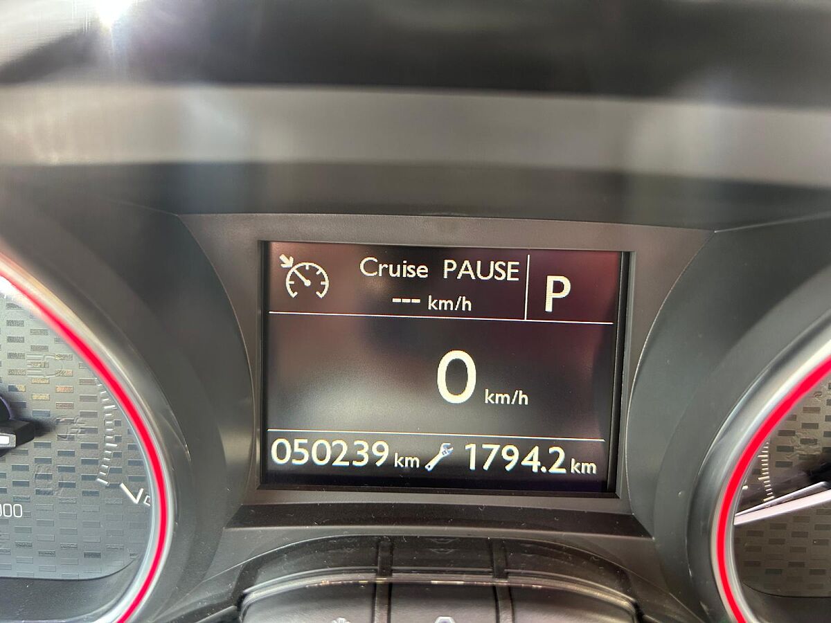 PEUGEOT 2008 GT LINE 1.2 E-THP AUTO SPANISH LHD IN SPAIN 31000 MILES SUPERB 2019